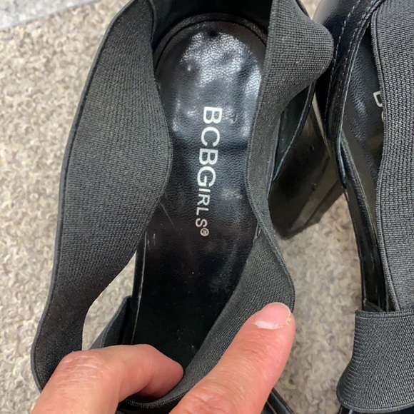 BCBG black heels - Picture 4 of 6